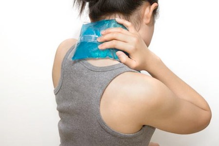Chườm lạnh đúng cách chữa chấn thương hiệu quả