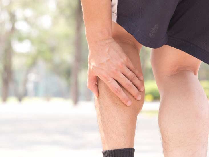 Căng cơ, hoặc cơ bị kéo, xảy ra khi cơ của bạn bị căng quá mức hoặc bị rách. Điều này thường xảy ra do mệt mỏi, hoạt động quá mức hoặc sử dụng cơ không đúng cách
