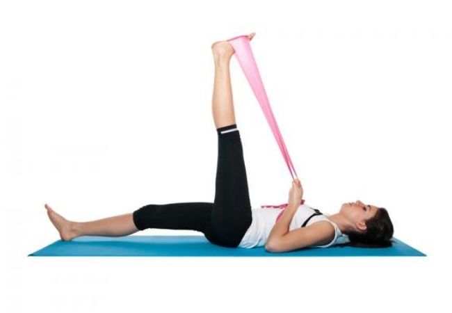 tư thế kéo dãn chân trong yoga